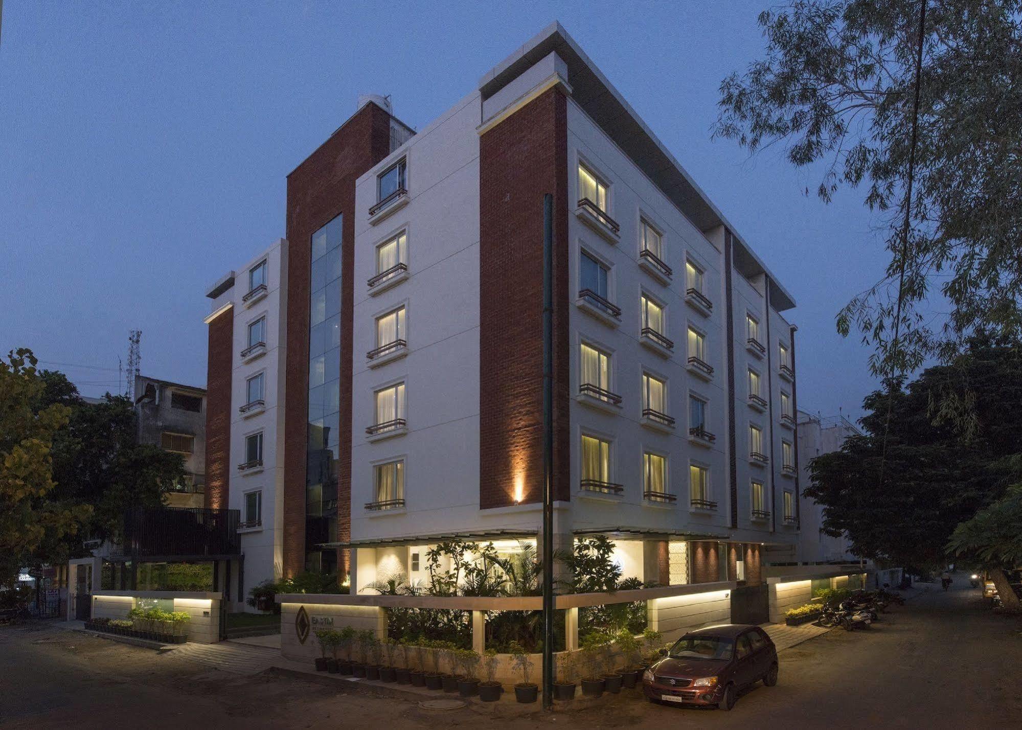 Eastin Residences Vadodara Exterior photo